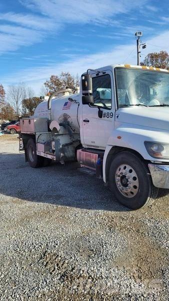 Hino Toilet Truck タンカートラック