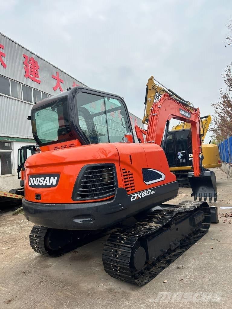 Doosan DX 60 大型油圧ショベル12t以上（パワーショベル・ユンボ）
