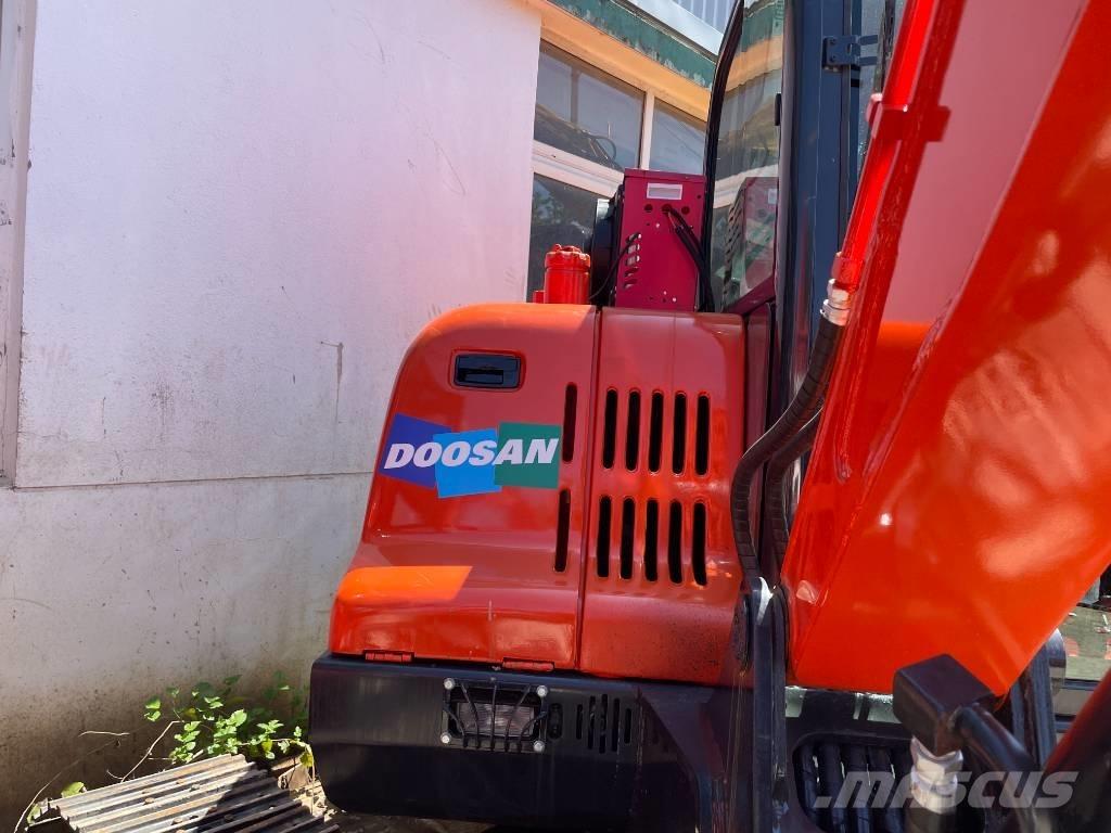 Doosan DX 60 大型油圧ショベル12t以上（パワーショベル・ユンボ）