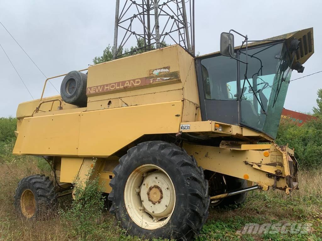 New Holland TX 32 コンバイン