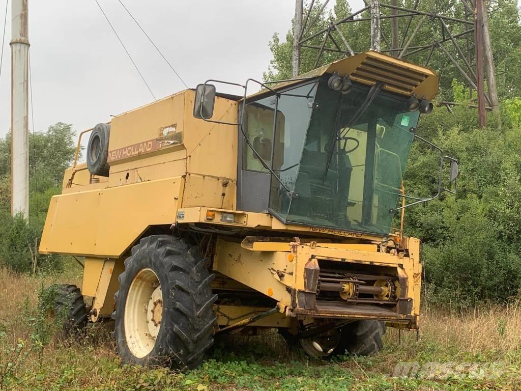 New Holland TX 32 コンバイン