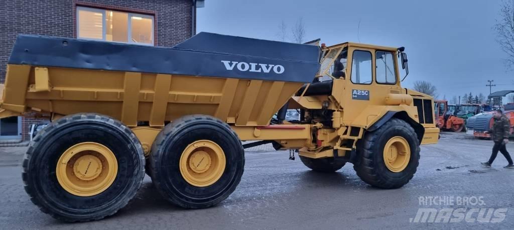 Volvo A 25 C 6x6 アーティキュレート式ダンプトラック