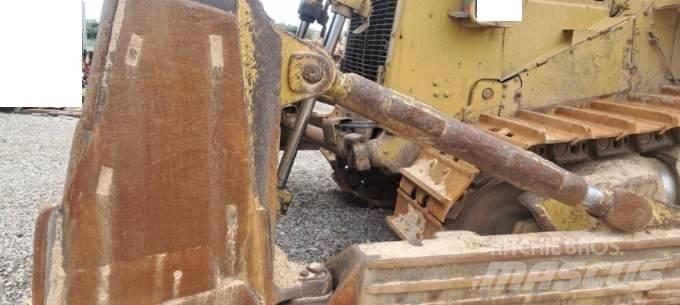 CAT D 9 N ブルドーザー