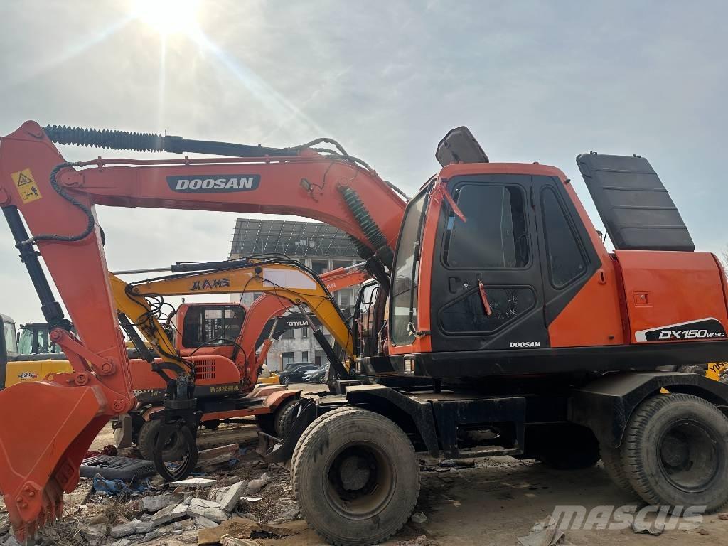 Doosan 150 W-7 ホイール式油圧ショベル（パワーショベル・ユンボ・バックホー）