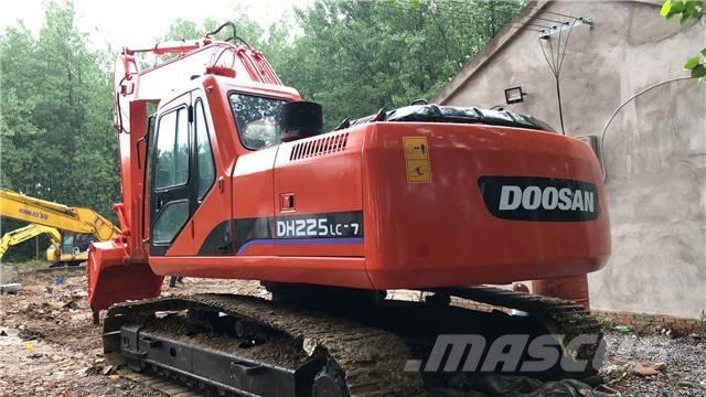 Doosan DH225 大型油圧ショベル12t以上（パワーショベル・ユンボ）