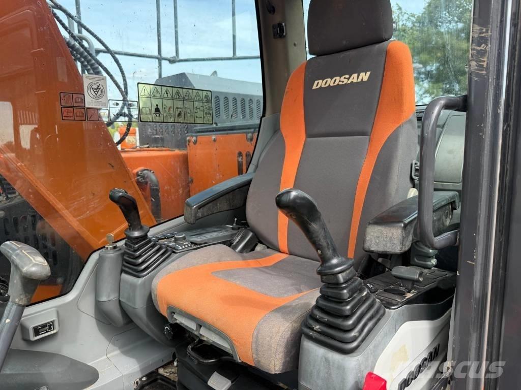 Doosan DX 140 LCR-5 大型油圧ショベル12t以上（パワーショベル・ユンボ）