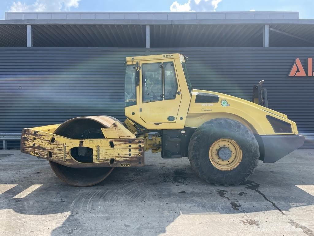 Bomag BW 216 DH-4 振動ローラ