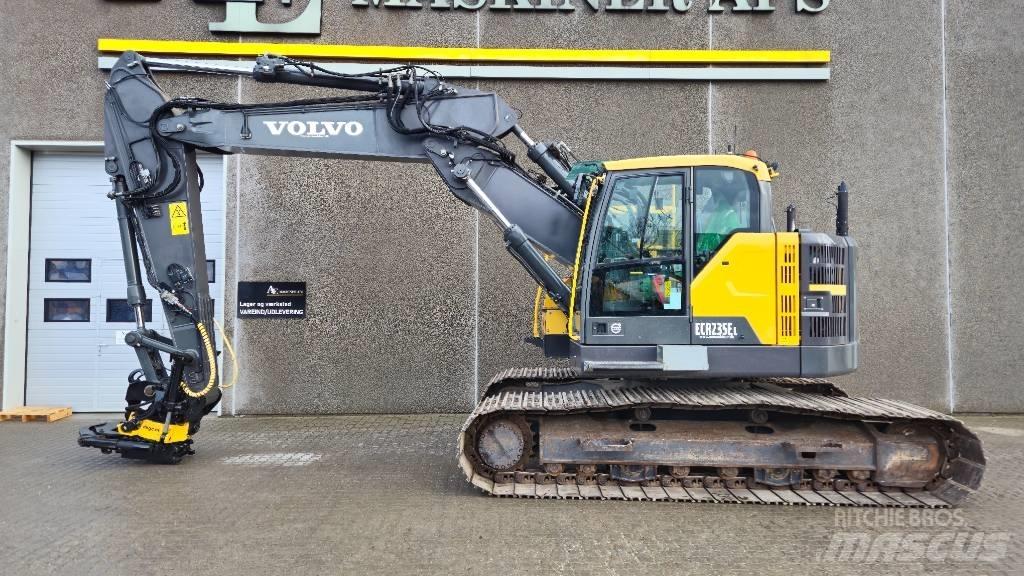 Volvo ECR 235 E L 大型油圧ショベル12t以上（パワーショベル・ユンボ）
