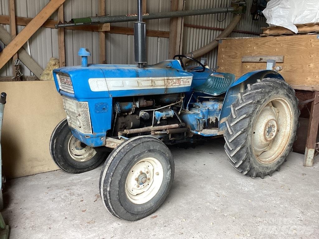 Ford 3000 トラクター