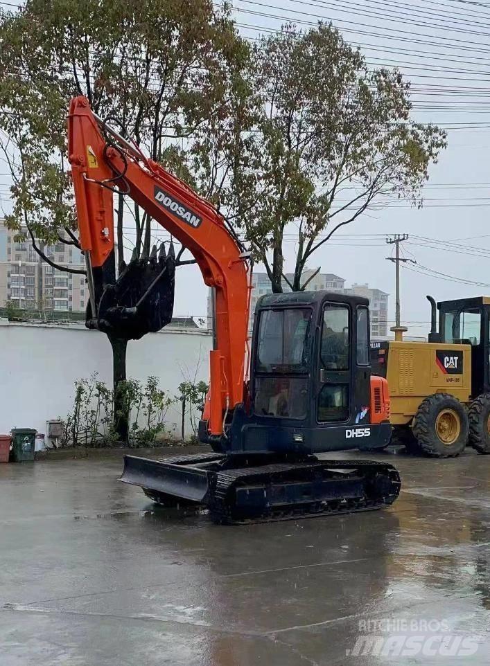 Doosan DH 55 ミニ油圧ショベル 7t以下（ミニユンボ・ミニディガー）