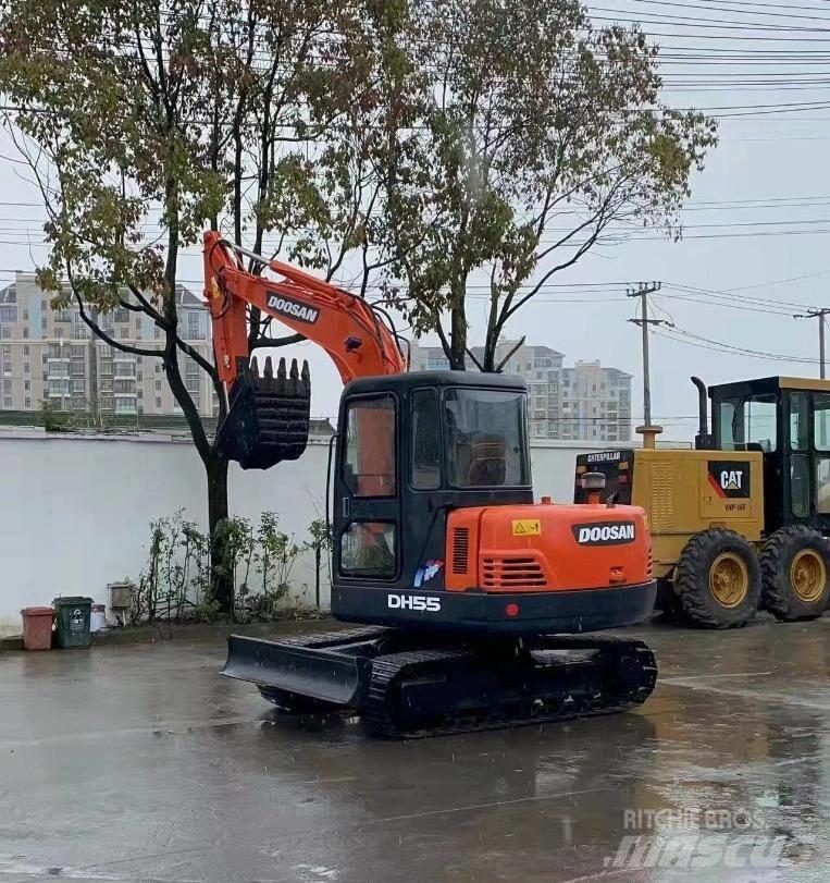 Doosan DH 55 ミニ油圧ショベル 7t以下（ミニユンボ・ミニディガー）