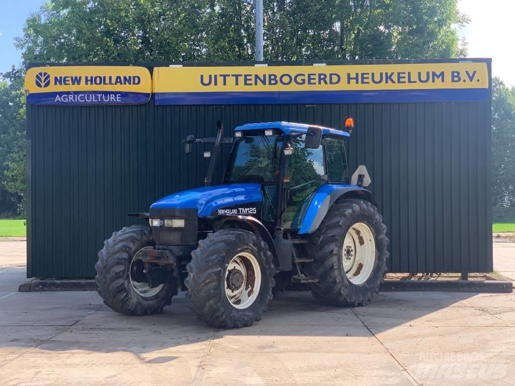 New Holland TM 125 トラクター