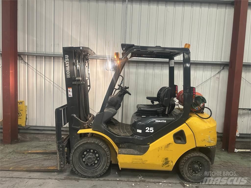 Komatsu FG25HT-17 LPGフォークリフト