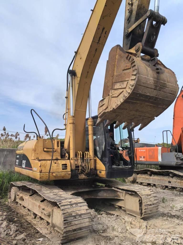 CAT 320 C 大型油圧ショベル12t以上（パワーショベル・ユンボ）