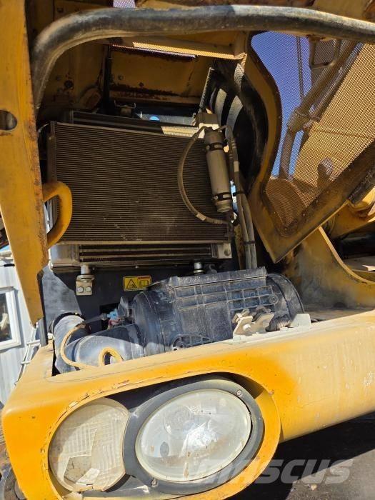 CAT M 313 D ホイール式油圧ショベル（パワーショベル・ユンボ・バックホー）