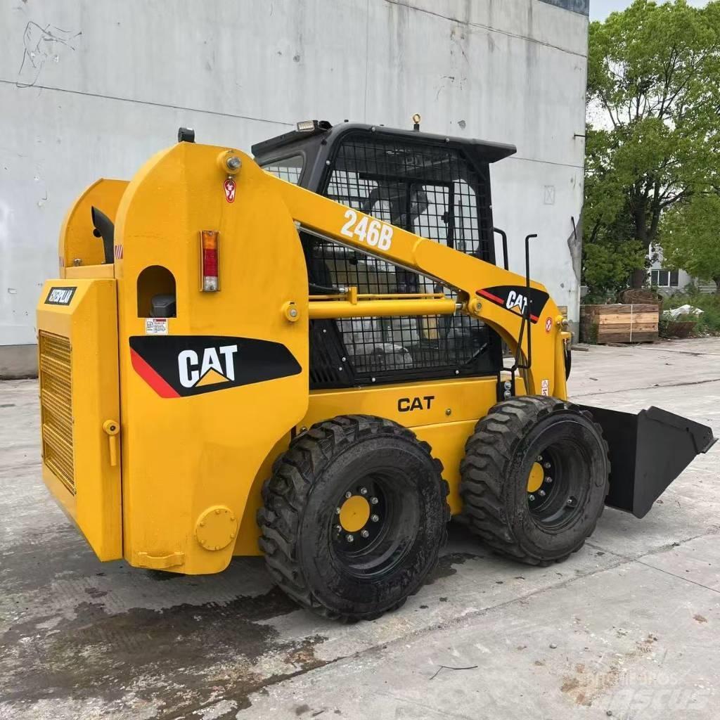 CAT 246 B ミニローダー