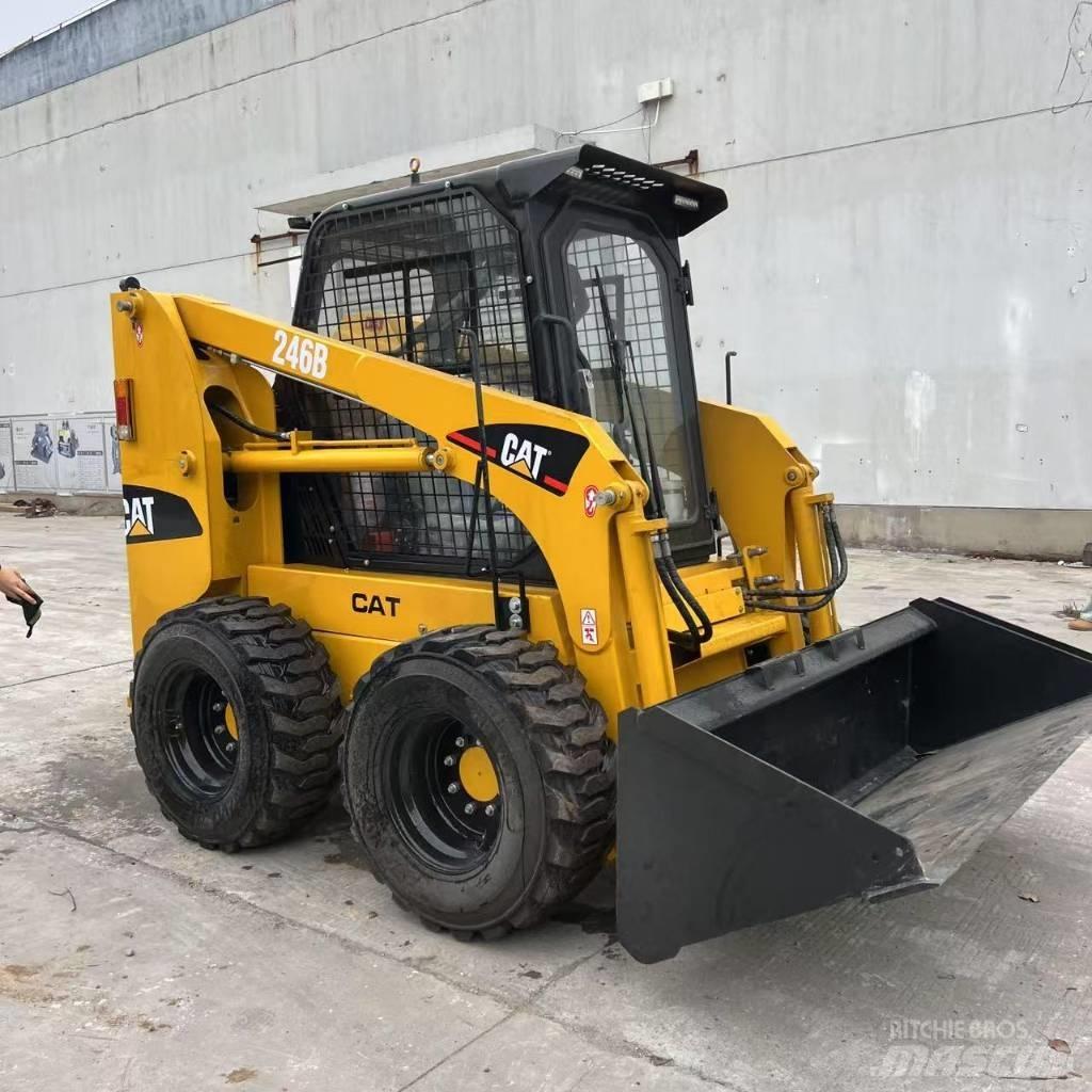 CAT 246 B ミニローダー