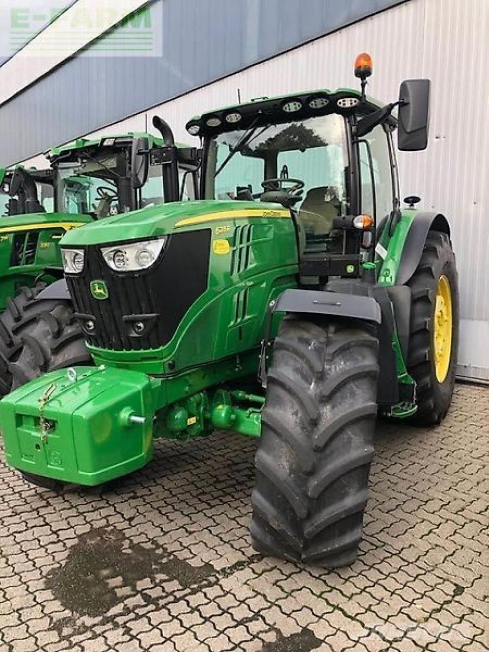 John Deere 6215r トラクター
