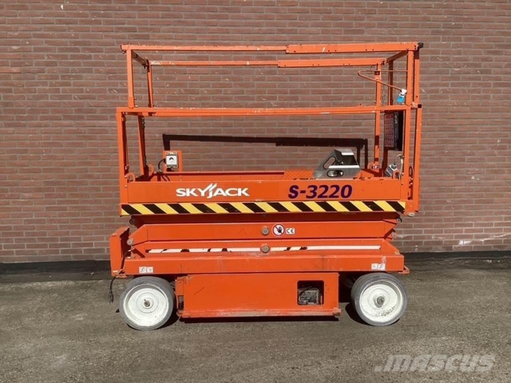 SkyJack SJIII3220 シザースリフト