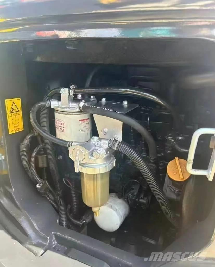 Komatsu PC 30 ミニ油圧ショベル 7t以下（ミニユンボ・ミニディガー）