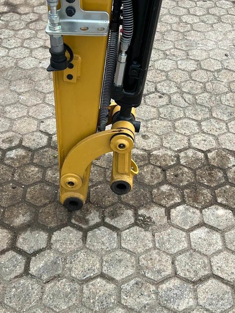 CAT 301.8 ミニ油圧ショベル 7t以下（ミニユンボ・ミニディガー）