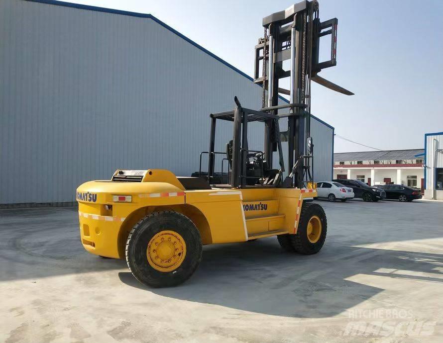 Komatsu FD 200 ディーゼル・軽油