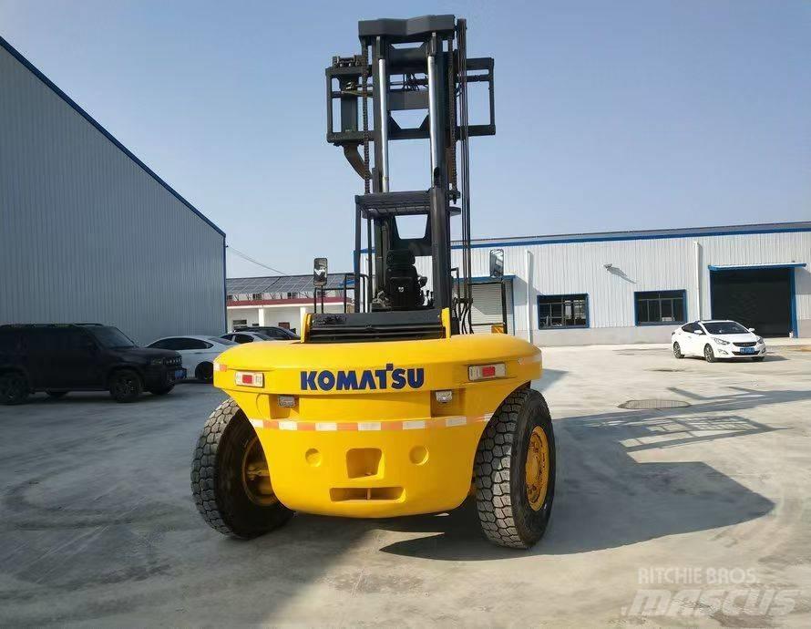 Komatsu FD 200 ディーゼル・軽油
