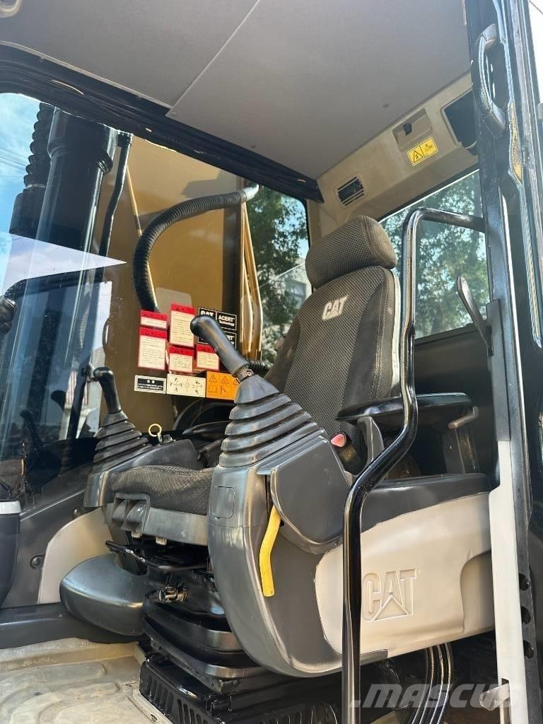 CAT 330 中型油圧ショベル 7ｔ-12ｔ（ユンボ・パワーショベル・バックホー）