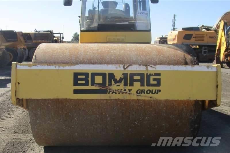 Bomag B213DH-4 コンバインドローラ