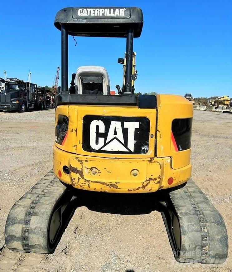 CAT 304 C CR ミニ油圧ショベル 7t以下（ミニユンボ・ミニディガー）