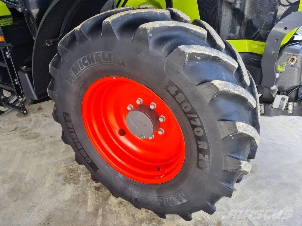 CLAAS 530 cmatic cis+ トラクター