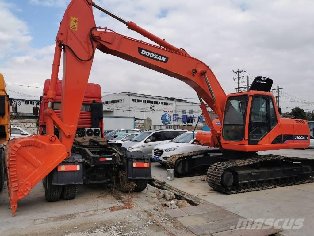 Doosan DH225LC-7 大型油圧ショベル12t以上（パワーショベル・ユンボ）