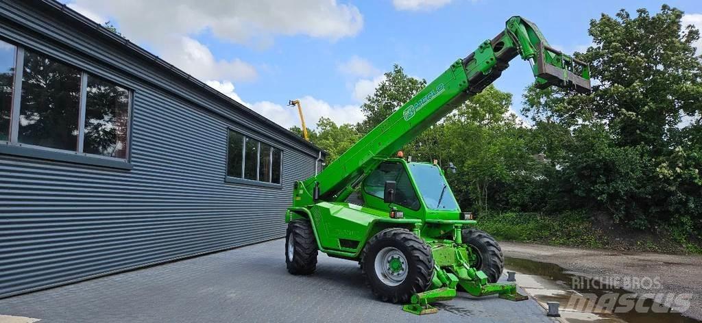 Merlo P40.14 テレスコーピックハンドラー