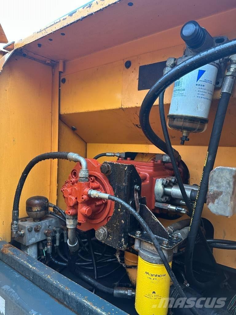 Hyundai 220LC-9S 大型油圧ショベル12t以上（パワーショベル・ユンボ）