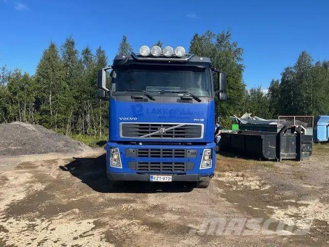 Volvo FH 12 6x2 クレーントラック、ユニック車