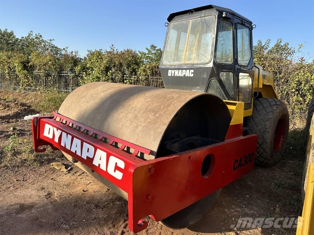 Dynapac CA 30 D 振動ローラ