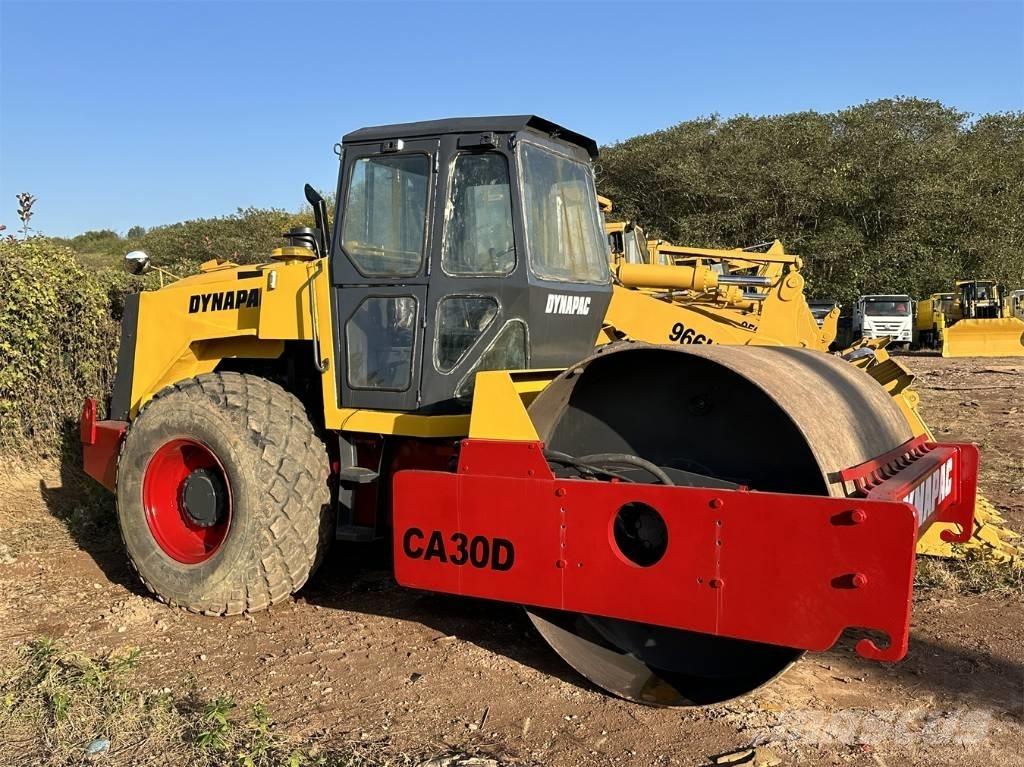 Dynapac CA 30 D 振動ローラ