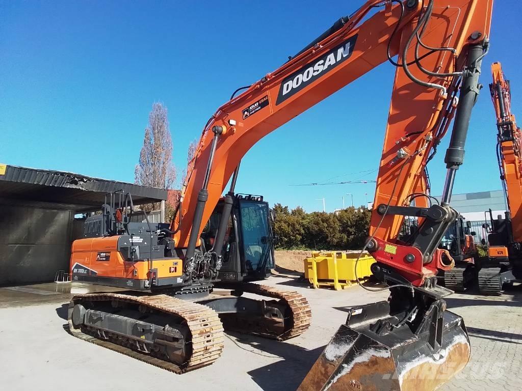 Doosan DX300LC-7 K 大型油圧ショベル12t以上（パワーショベル・ユンボ）