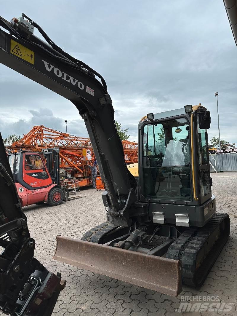 Volvo ECR 58D ミニ油圧ショベル 7t以下（ミニユンボ・ミニディガー）