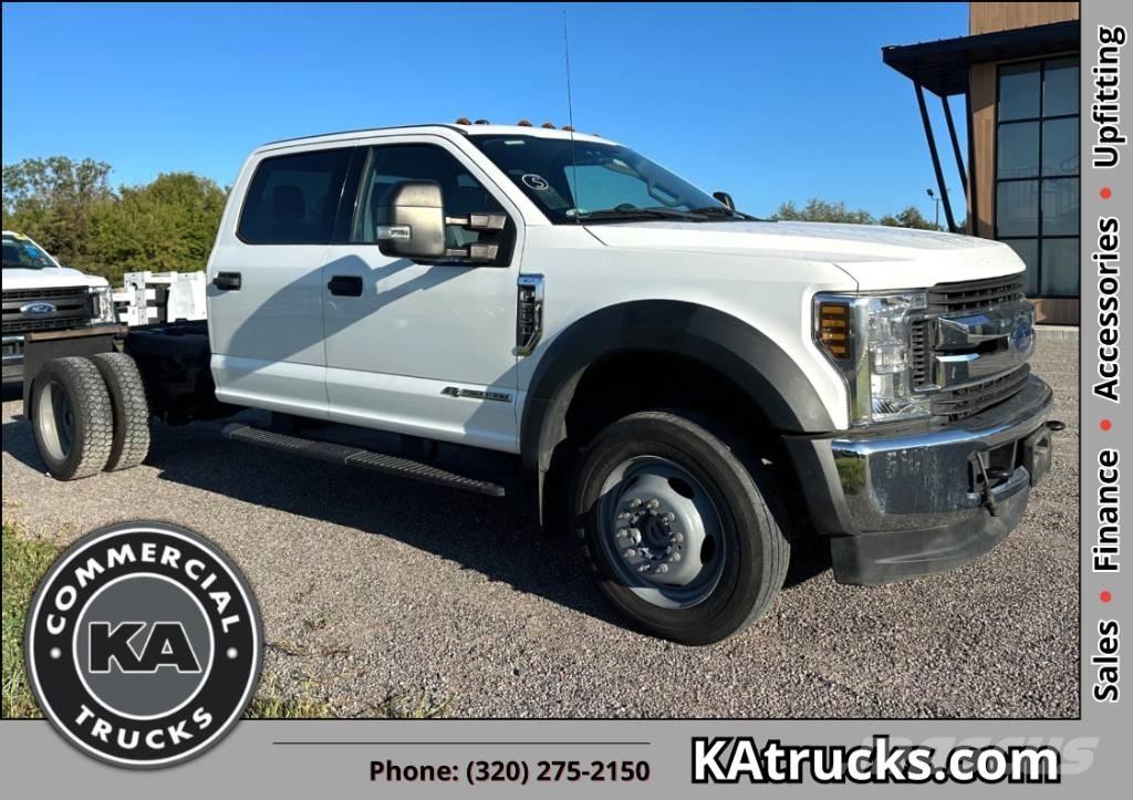 Ford F 550 XLT SD キャブ付きシャーシ