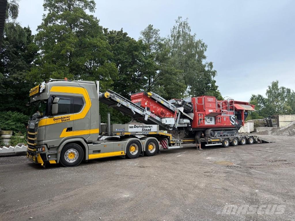 SBM Remax 300 自走式クラッシャー