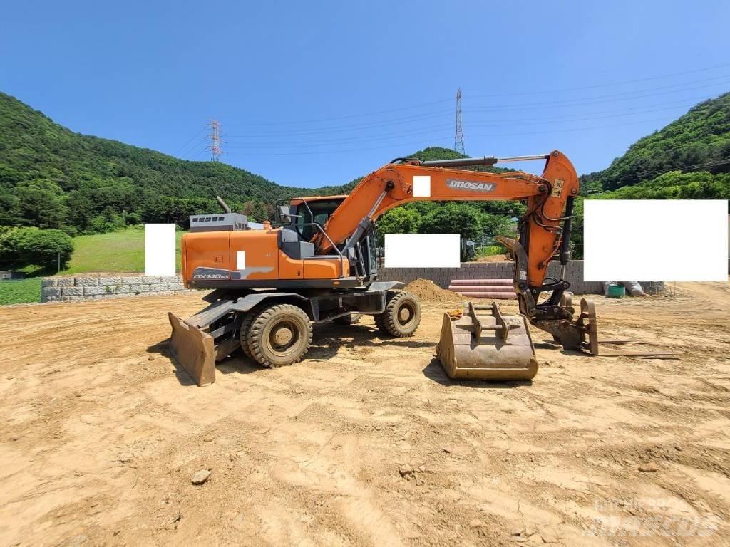 Doosan DX 140 W ホイール式油圧ショベル（パワーショベル・ユンボ・バックホー）