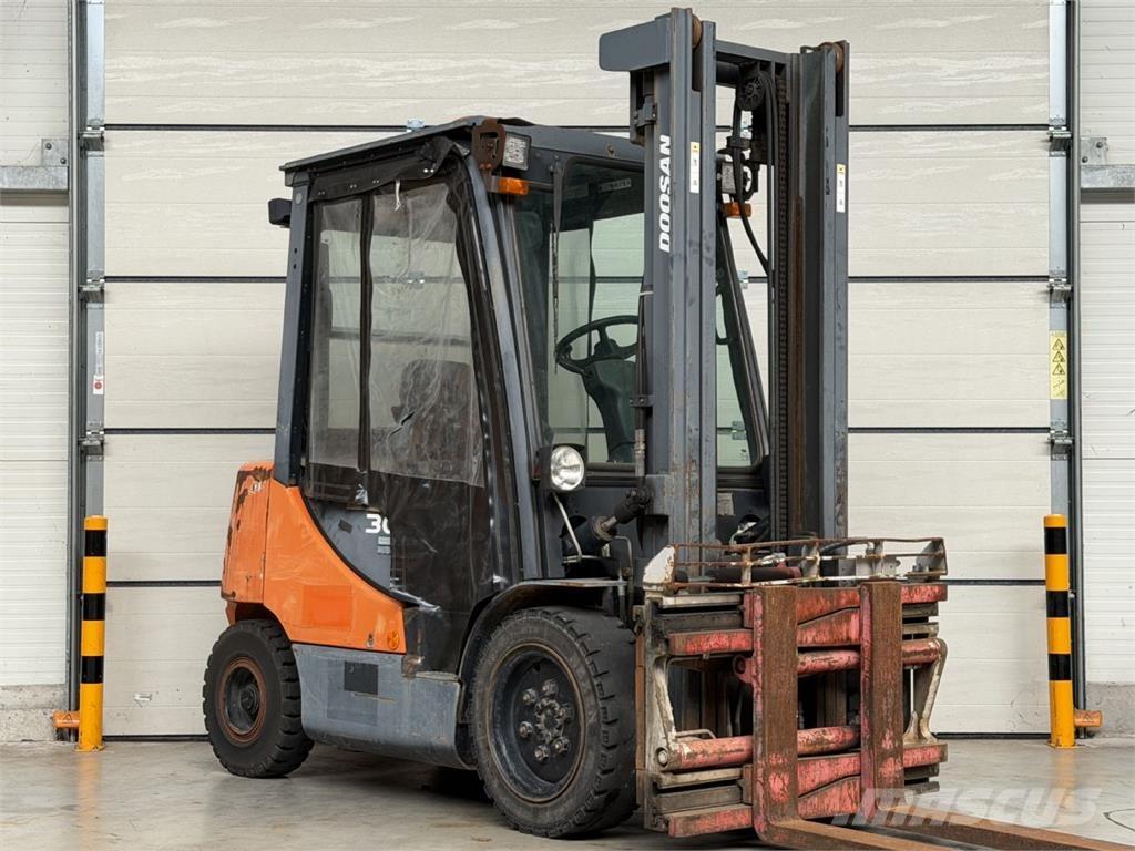 Doosan D30S-5 ディーゼル・軽油