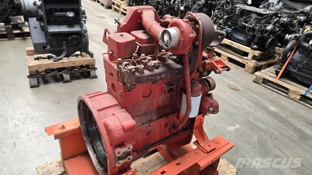 Cummins 4BTA3.9-C エンジン