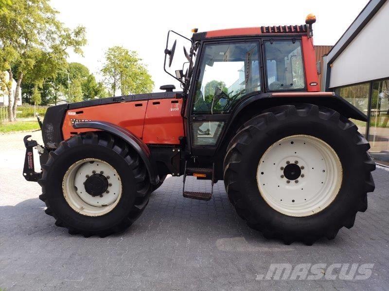 Valtra 8400 トラクター