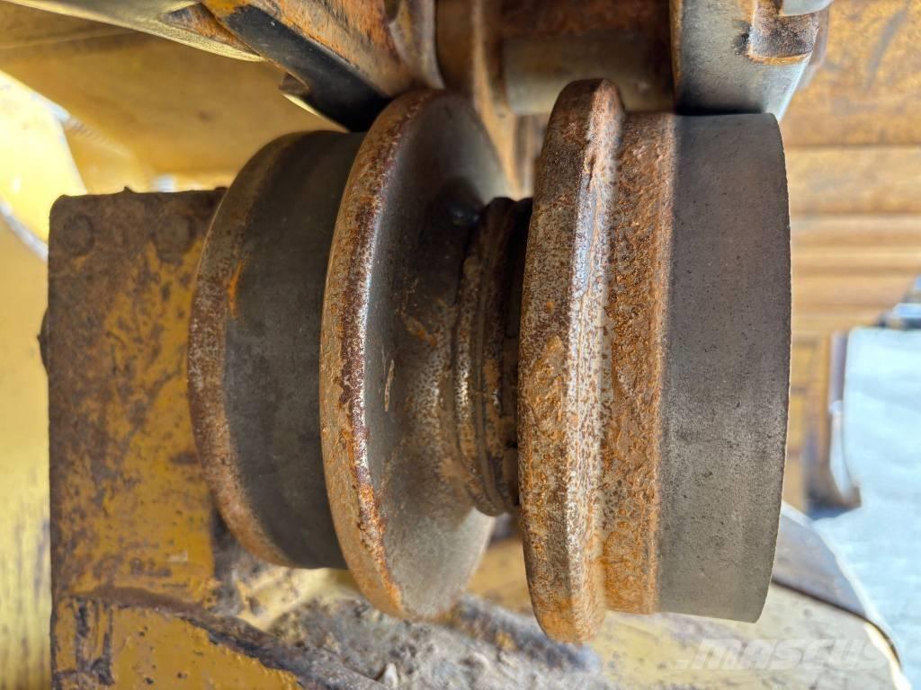 CAT D 6 K 2 LGP ブルドーザー