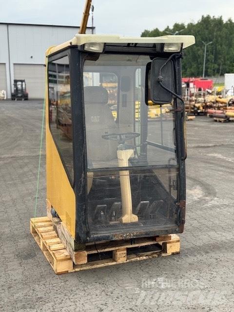CAT M 320 USED CAB キャビン及び内装