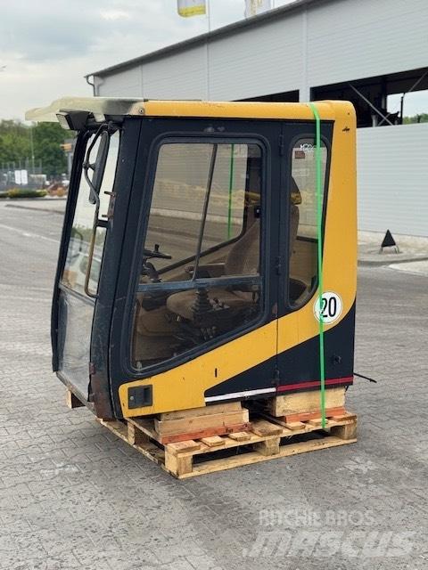 CAT M 320 USED CAB キャビン及び内装
