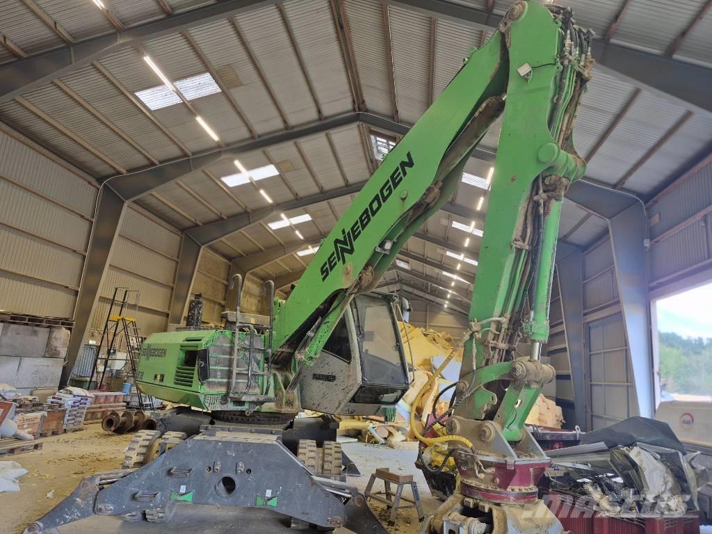 Sennebogen 818 廃棄物／工業産廃処理機