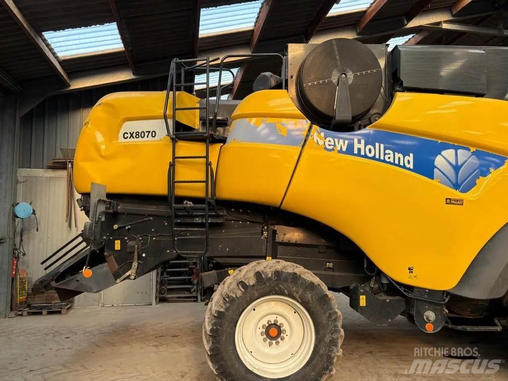 New Holland CX8070 コンバイン